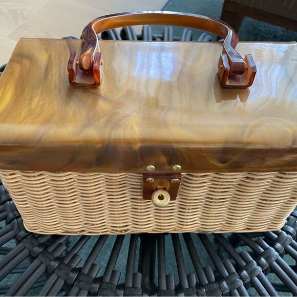 Beautiful Vintage Rattan (looks) handbag      "VINTAGE" - Picture 11 of 14